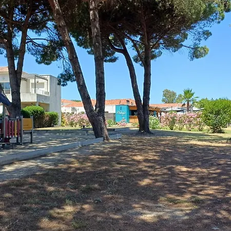 Entre Piscine, Et Farniente En Famille Apartment