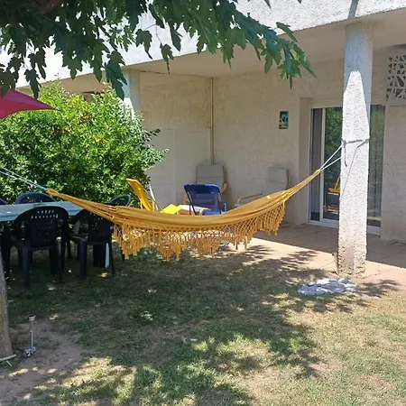 Entre Piscine, Et Farniente En Famille *
