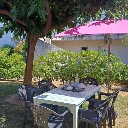 Apartment Entre Piscine, Et Farniente En Famille