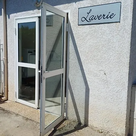 Entre Piscine, Et Farniente En Famille
