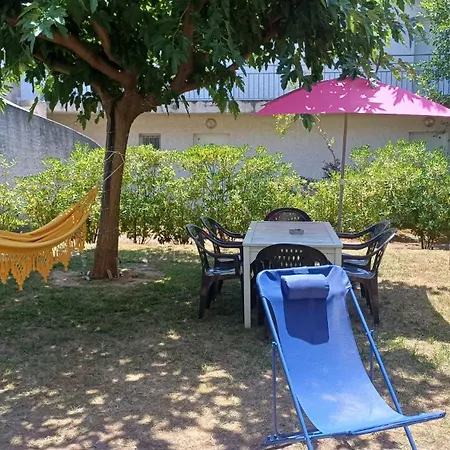 Entre Piscine, Et Farniente En Famille *