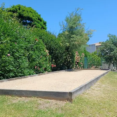 Entre Piscine, Et Farniente En Famille